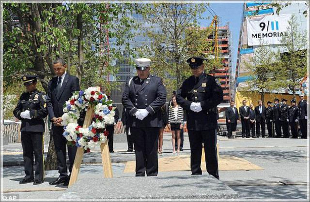 obama-wreath