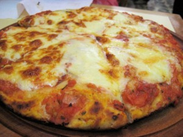 Guerrin-Medium-Pizza-300x225