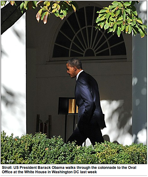 obama-stroll-475