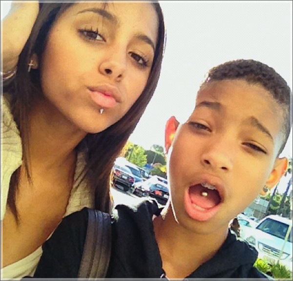 willow-smith-tongue-piercing
