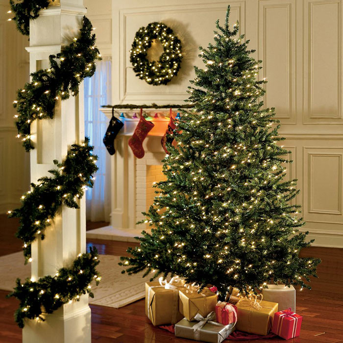 lights-sounds-christmas-indoors-1